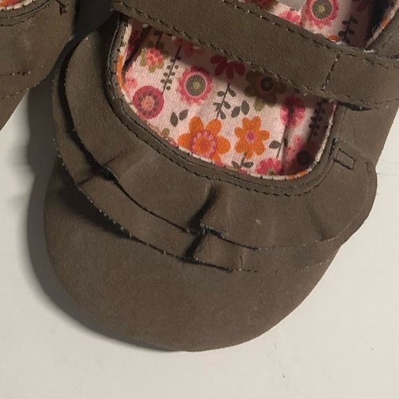 2 pairs of baby shoes w/ free gift ❤️ - Picture 6 of 11